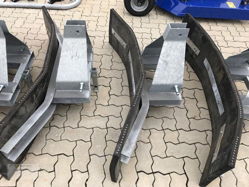 Vemac Gummischieber 200 Futterschieber Gülle Schneeschild 3Punkt - Oštrica: slika 5 Vemac Gummischieber 200 Futterschieber Gülle Schneeschild 3Punkt - Oštrica: slika 5