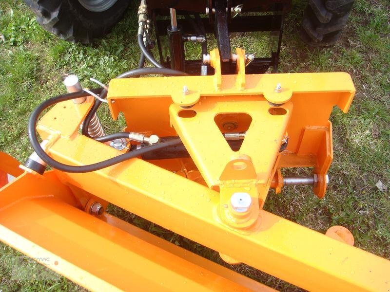 Vemac Schneeschild Schneepflug hydraul. Winterdienst 140cm NEU - Raonik za sneg: slika 2 Vemac Schneeschild Schneepflug hydraul. Winterdienst 140cm NEU - Raonik za sneg: slika 2