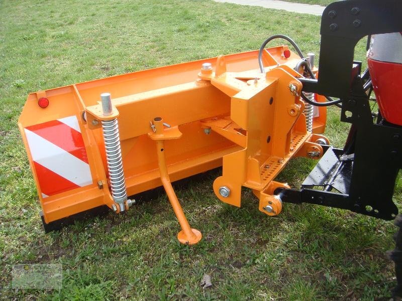 Vemac Schneeschild Schneepflug hydraul. Winterdienst 140cm NEU - Raonik za sneg: slika 4 Vemac Schneeschild Schneepflug hydraul. Winterdienst 140cm NEU - Raonik za sneg: slika 4