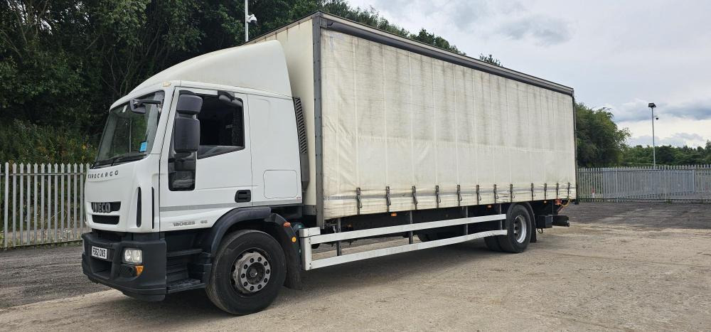 Iveco 18 ton curtain tail lift - Kamion sa ceradom: slika 3 Iveco 18 ton curtain tail lift - Kamion sa ceradom: slika 3