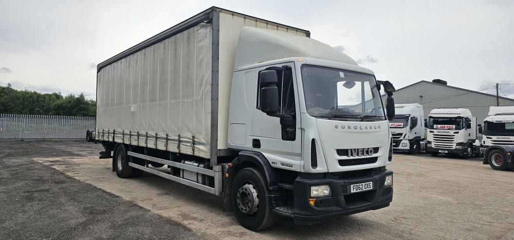 Iveco 18 ton curtain tail lift - Kamion sa ceradom: slika 1 Iveco 18 ton curtain tail lift - Kamion sa ceradom: slika 1