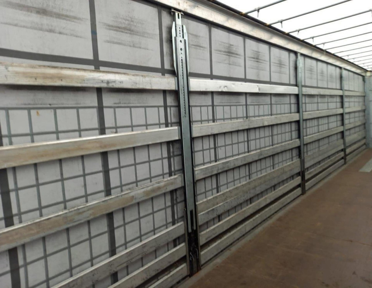 2020 Schmitz Cargobull SCS24/L Varios - Poluprikolica sa ceradom: slika 4 2020 Schmitz Cargobull SCS24/L Varios - Poluprikolica sa ceradom: slika 4