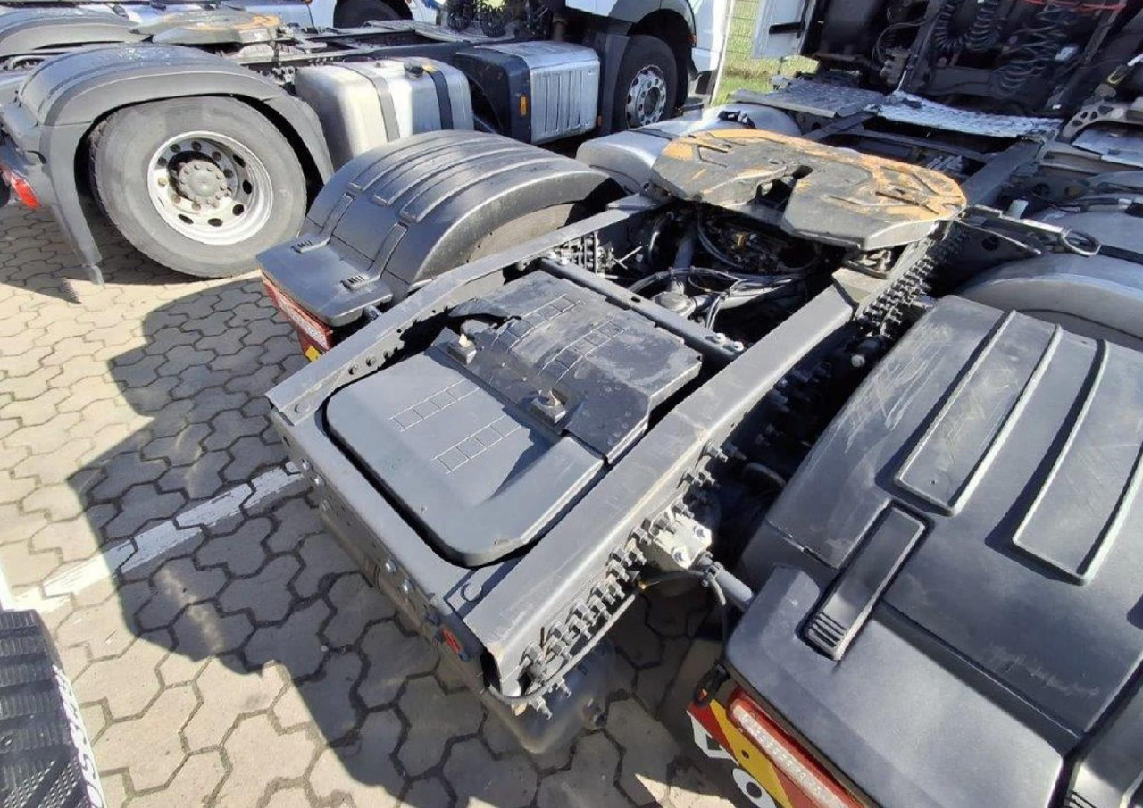 2022 Volvo FH 500 Globetrotter XL Varios - Tegljač: slika 2 2022 Volvo FH 500 Globetrotter XL Varios - Tegljač: slika 2