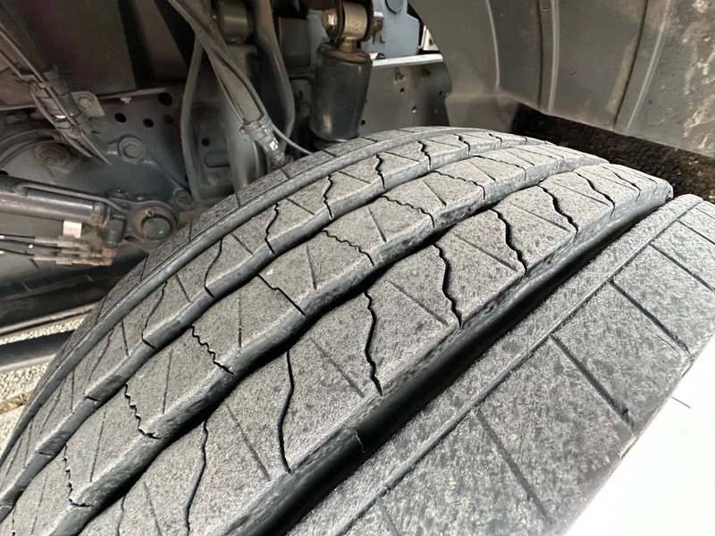 Mercedes-Benz Atego 1018 / NL TRUCK / AUTOMATIC / LBW / EURO6 / LOW KM'S - Kamion sa zatvorenim sandukom: slika 4 Mercedes-Benz Atego 1018 / NL TRUCK / AUTOMATIC / LBW / EURO6 / LOW KM'S - Kamion sa zatvorenim sandukom: slika 4