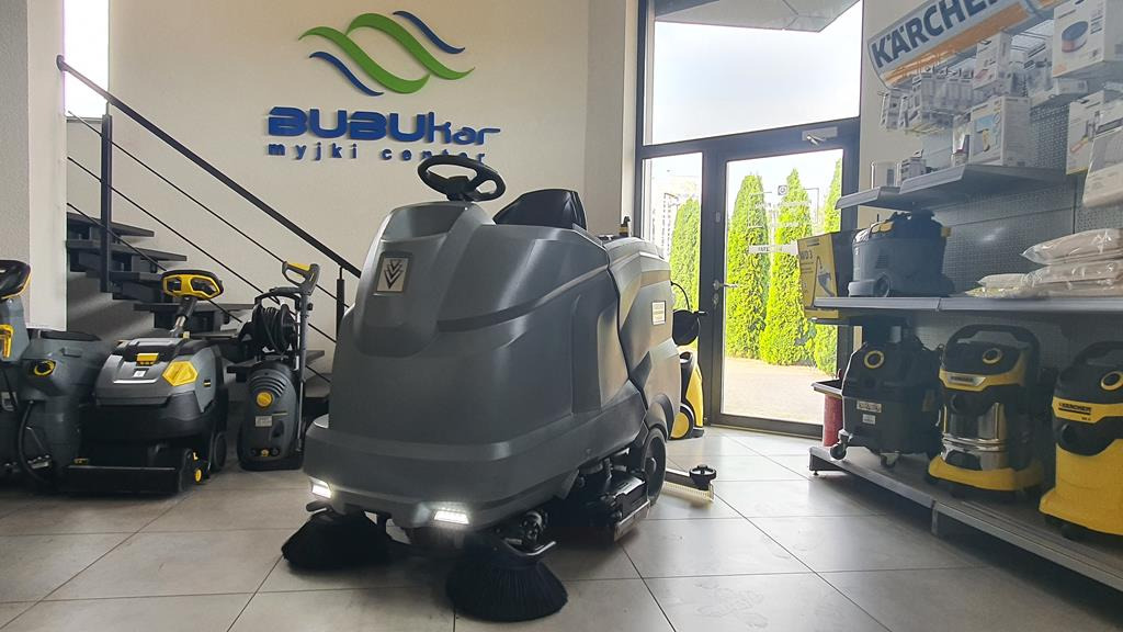KÄRCHER Szorowarka Zamiatarka KARCHER B200 R Dose SB Serwis GWARANCJA 2019 YEAR - Mašina za pranje podova: slika 2 KÄRCHER Szorowarka Zamiatarka KARCHER B200 R Dose SB Serwis GWARANCJA 2019 YEAR - Mašina za pranje podova: slika 2