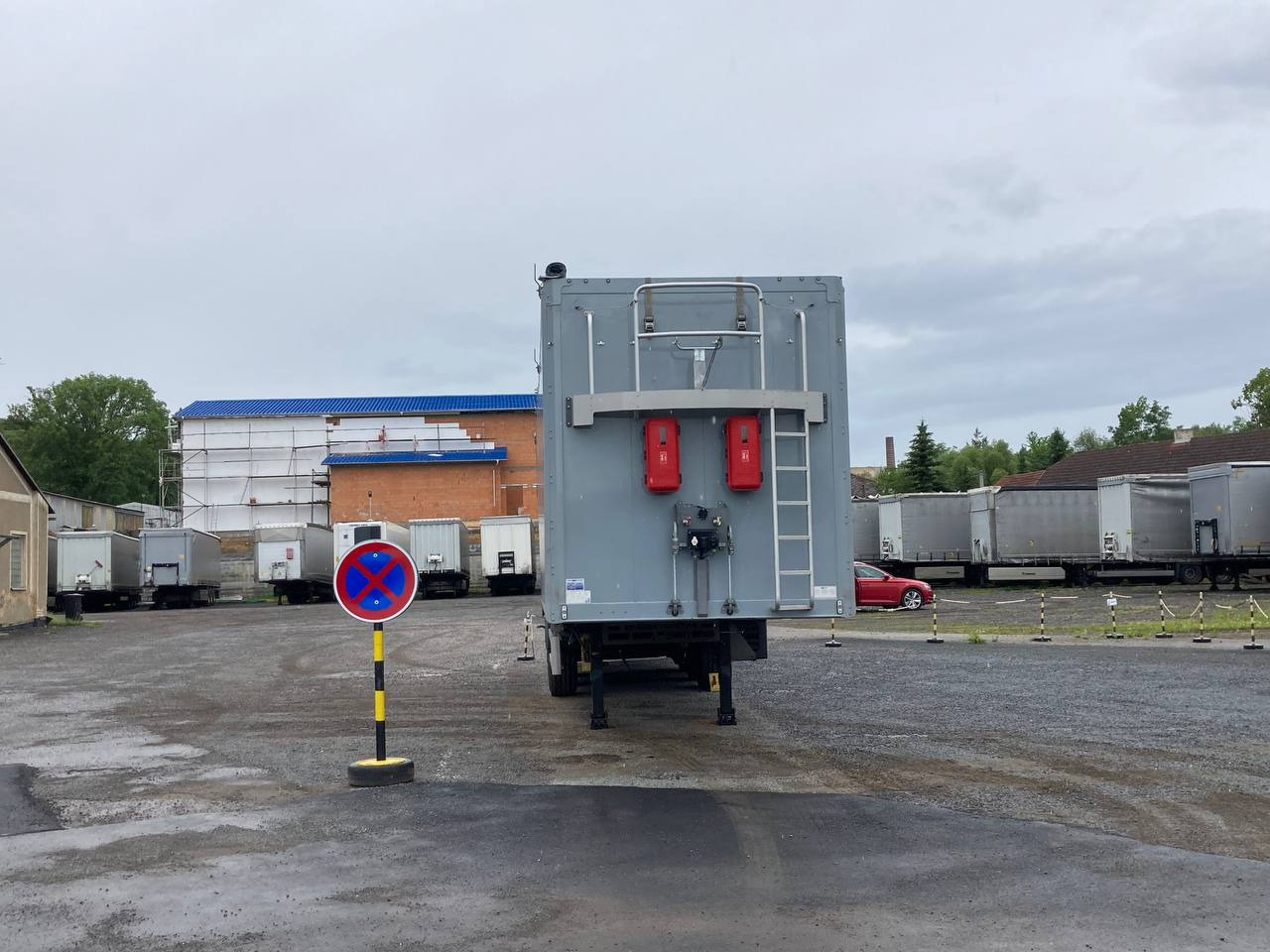 KRAKER CF-Z - Poluprikolica sa pokretnim podom: slika 2 KRAKER CF-Z - Poluprikolica sa pokretnim podom: slika 2