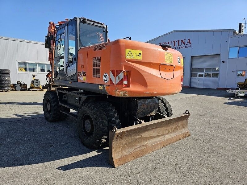 Hitachi ZX190W-3 - Bager točkaš: slika 2 Hitachi ZX190W-3 - Bager točkaš: slika 2