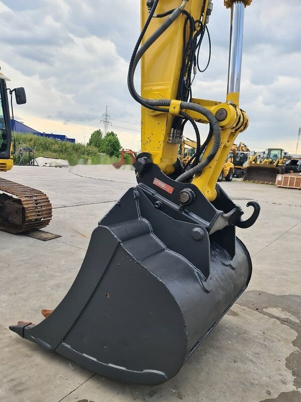 Bager guseničar Komatsu PC240NLC-11: slika 15