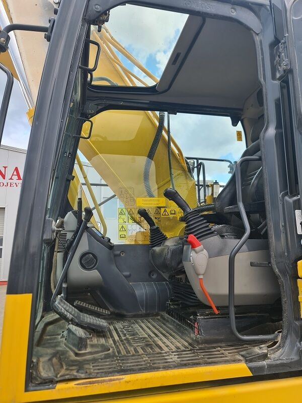Bager guseničar Komatsu PC240NLC-11: slika 9