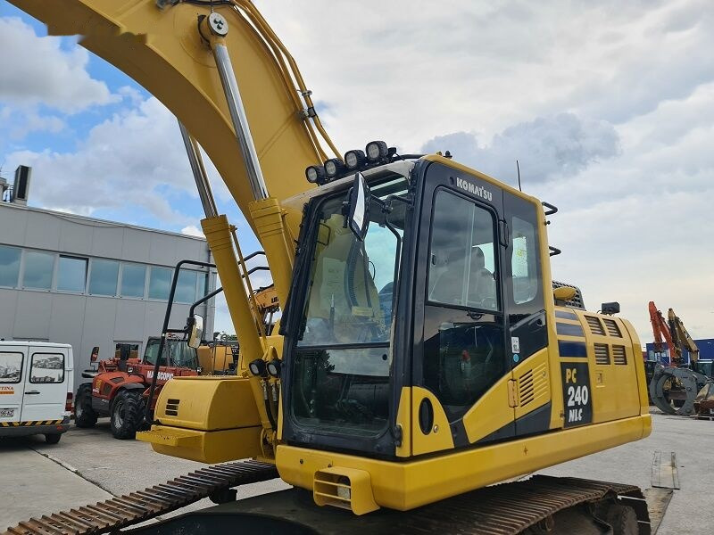 Bager guseničar Komatsu PC240NLC-11: slika 8