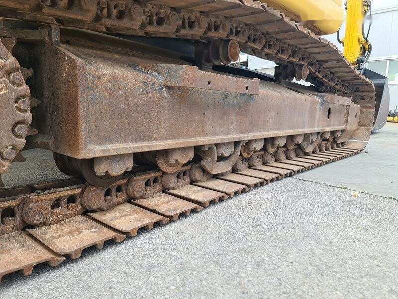 Bager guseničar Komatsu PC240NLC-11: slika 18