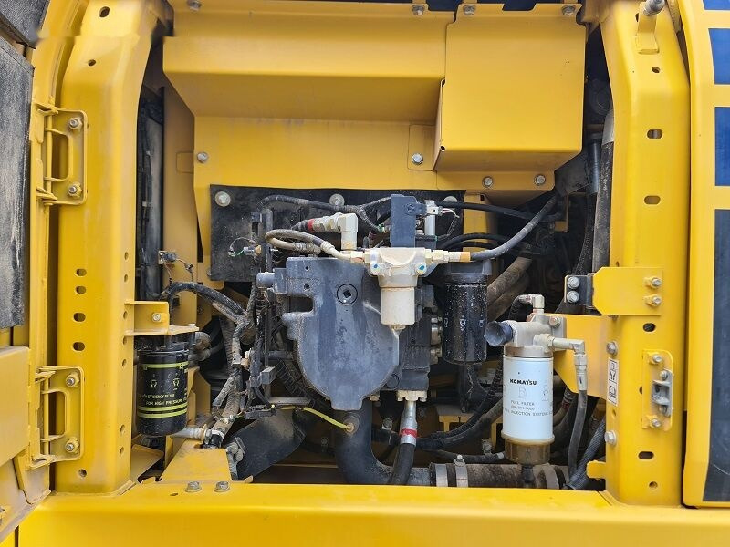 Bager guseničar Komatsu PC240NLC-11: slika 14