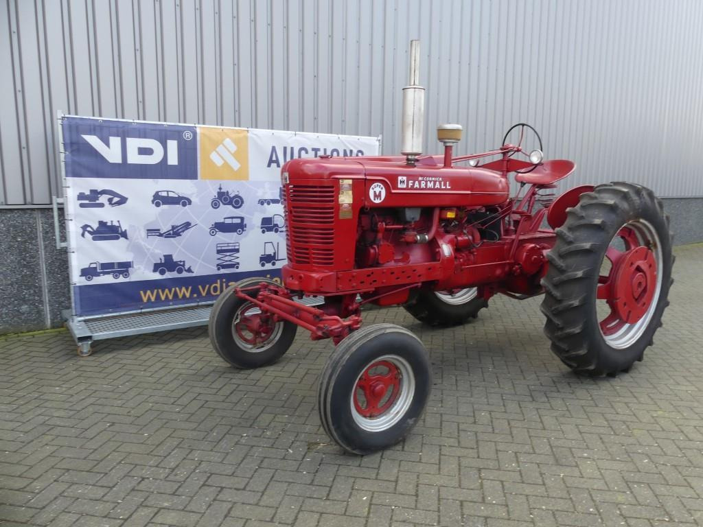 Farmall H - Traktor: slika 1 Farmall H - Traktor: slika 1