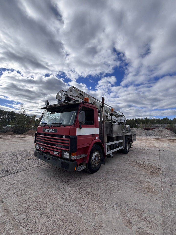 SCANIA - Vatrogasni kamion: slika 1 SCANIA - Vatrogasni kamion: slika 1