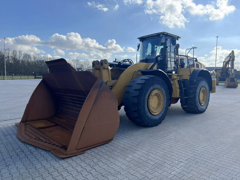 Cat 982M - Utovarivač točkaš: slika 1 Cat 982M - Utovarivač točkaš: slika 1