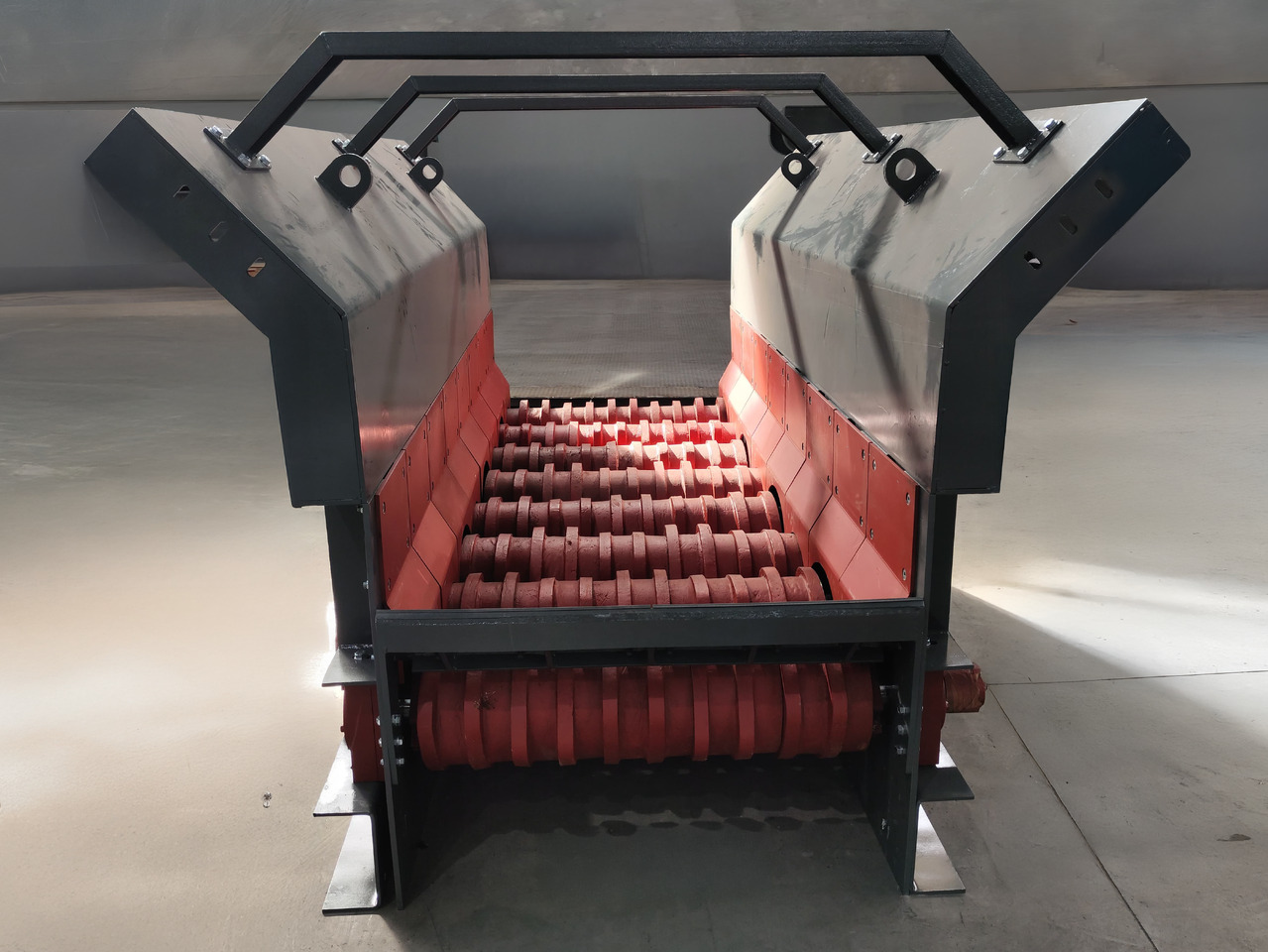 CONSTMACH Hochleistungs-WOBBLER-FEEDER – Die Ideale Lösung für Gleichmäßige und Kontrollierte Materialzufuhr - Rudarska mašina: slika 1 CONSTMACH Hochleistungs-WOBBLER-FEEDER – Die Ideale Lösung für Gleichmäßige und Kontrollierte Materialzufuhr - Rudarska mašina: slika 1