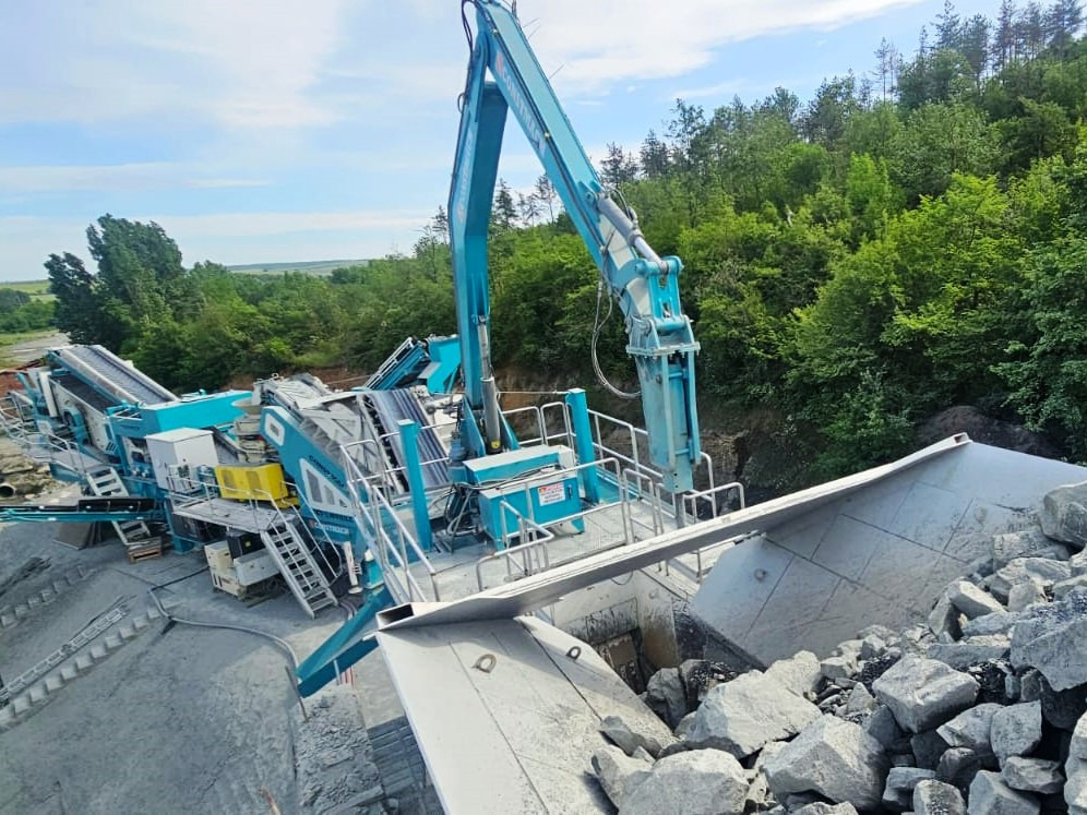 CONSTMACH Hydraulischer Abbruchhammer – Maximale Schlagkraft für Harte Abbrucharbeiten - Drobilica: slika 1 CONSTMACH Hydraulischer Abbruchhammer – Maximale Schlagkraft für Harte Abbrucharbeiten - Drobilica: slika 1