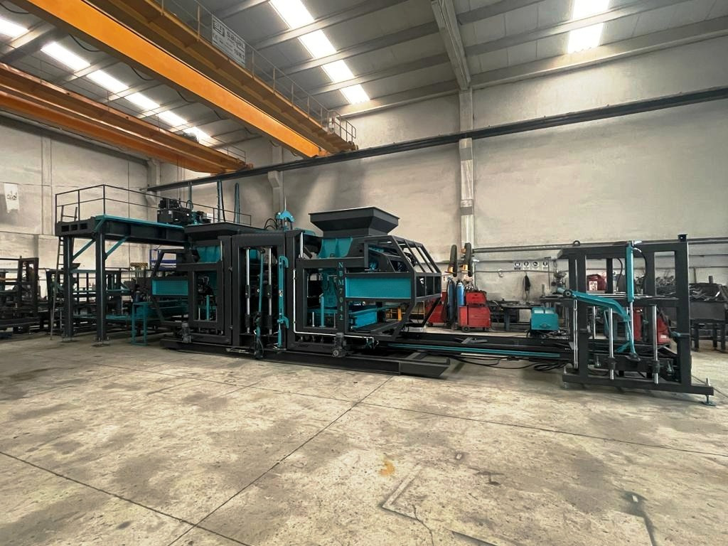 Constmach BS-42 Briquette Making Machine (Concrete Block Making Machine) - Vibro presa za betonske blokove: slika 3 Constmach BS-42 Briquette Making Machine (Concrete Block Making Machine) - Vibro presa za betonske blokove: slika 3