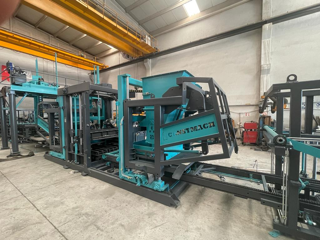Constmach Machine à Fabriquer des Briquettes BS-42 (Machine à Fabriquer des Blocs de Béton) - Vibro presa za betonske blokove: slika 1 Constmach Machine à Fabriquer des Briquettes BS-42 (Machine à Fabriquer des Blocs de Béton) - Vibro presa za betonske blokove: slika 1