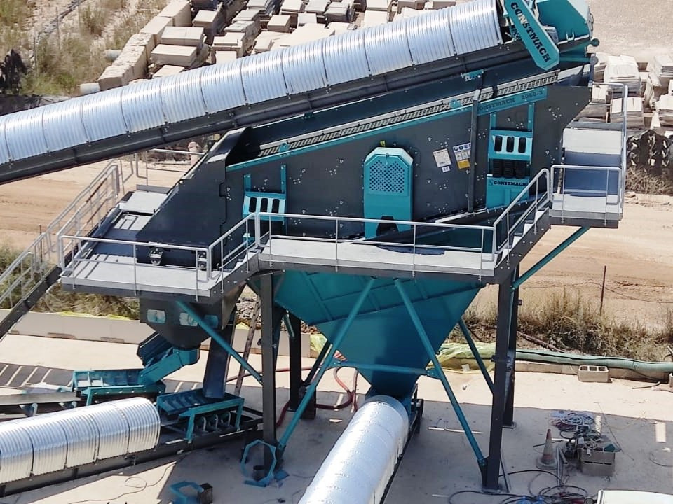 Constmach Schwingsieb Anlagen 70-95 t/h 2-3-4 Stufen 1200x4000 mm - Sito: slika 3 Constmach Schwingsieb Anlagen 70-95 t/h 2-3-4 Stufen 1200x4000 mm - Sito: slika 3