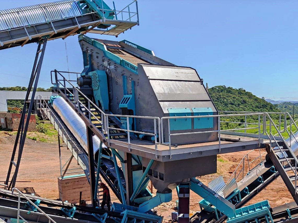 Constmach Schwingsieb Anlagen 70-95 t/h 2-3-4 Stufen 1200x4000 mm - Sito: slika 1 Constmach Schwingsieb Anlagen 70-95 t/h 2-3-4 Stufen 1200x4000 mm - Sito: slika 1