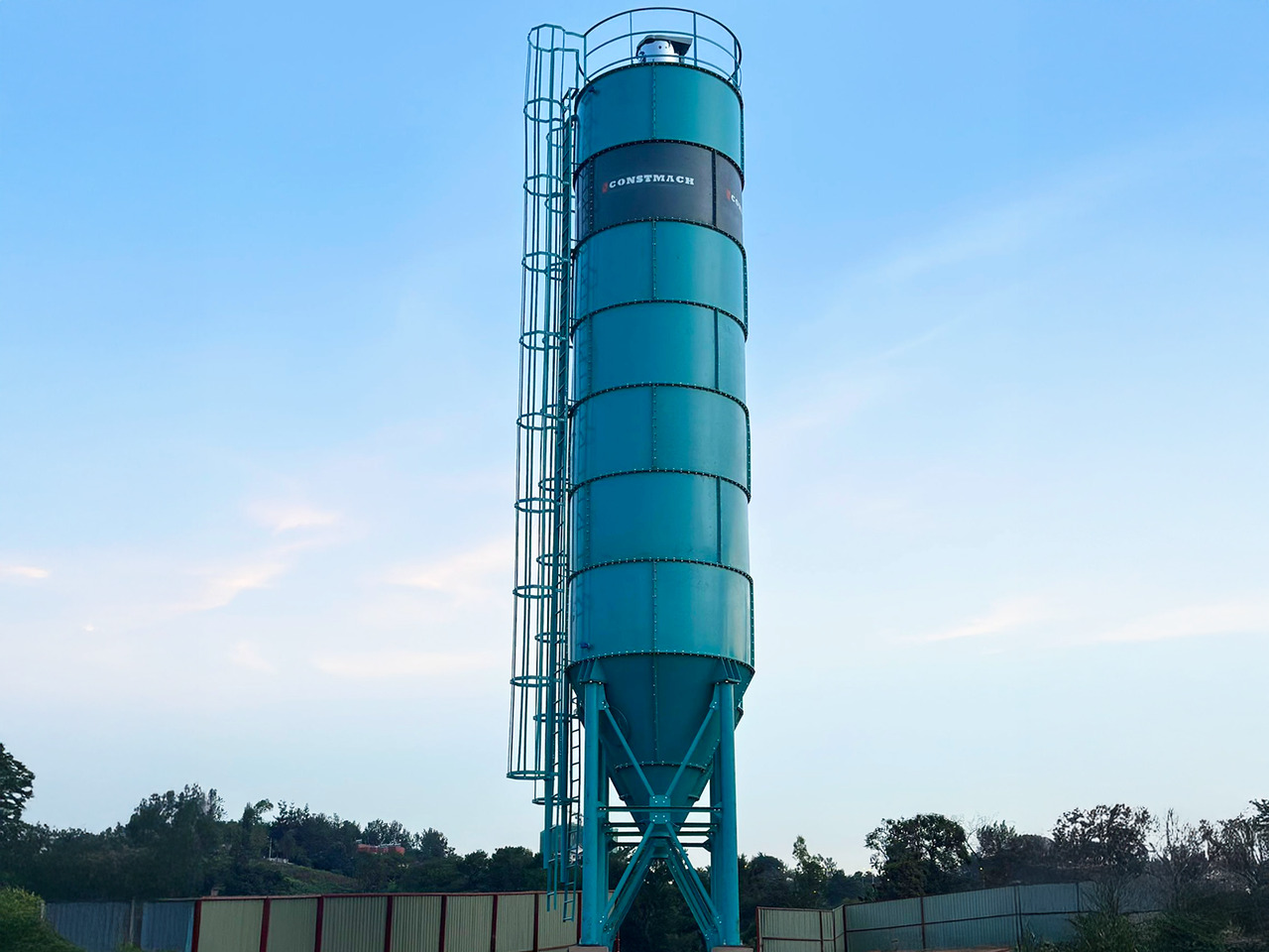 Constmach Silo à Ciment d'une Capacité de 100 Tonnes - Silos za cement: slika 2 Constmach Silo à Ciment d'une Capacité de 100 Tonnes - Silos za cement: slika 2