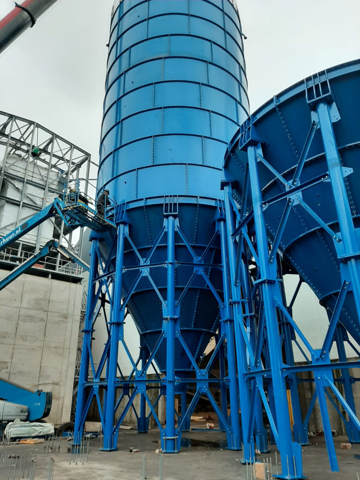 Constmach Silo à Ciment d'une Capacité de 3000 Tonnes - Silos za cement: slika 1 Constmach Silo à Ciment d'une Capacité de 3000 Tonnes - Silos za cement: slika 1