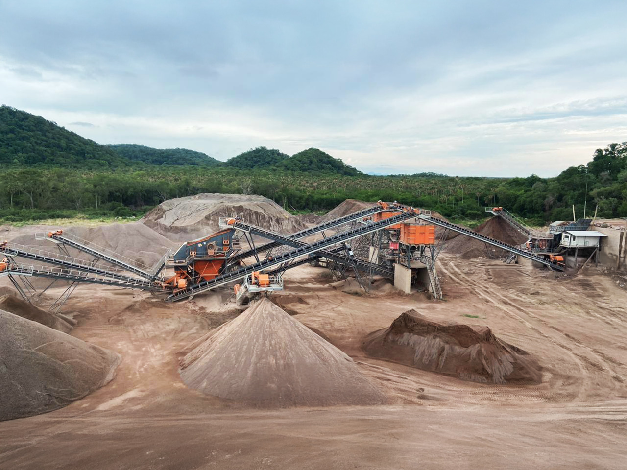 Constmach Stationäre Basalt Steinbrechanlage 250-300 t/h - Drobilica: slika 5 Constmach Stationäre Basalt Steinbrechanlage 250-300 t/h - Drobilica: slika 5