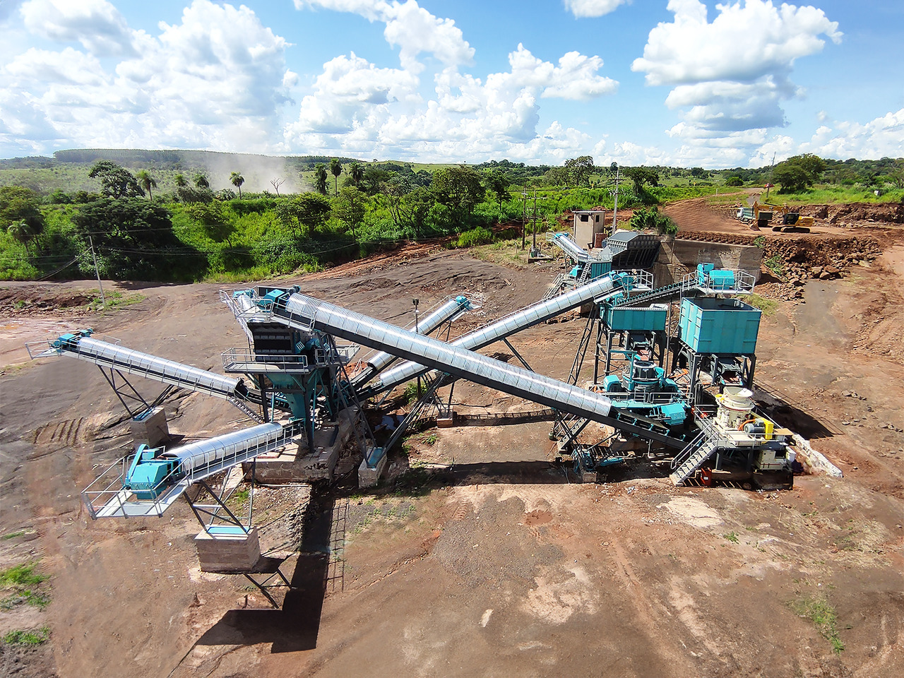 Constmach Stationary Basalt Stone Crushing Plant 250-300 Tph - Drobilica: slika 1 Constmach Stationary Basalt Stone Crushing Plant 250-300 Tph - Drobilica: slika 1