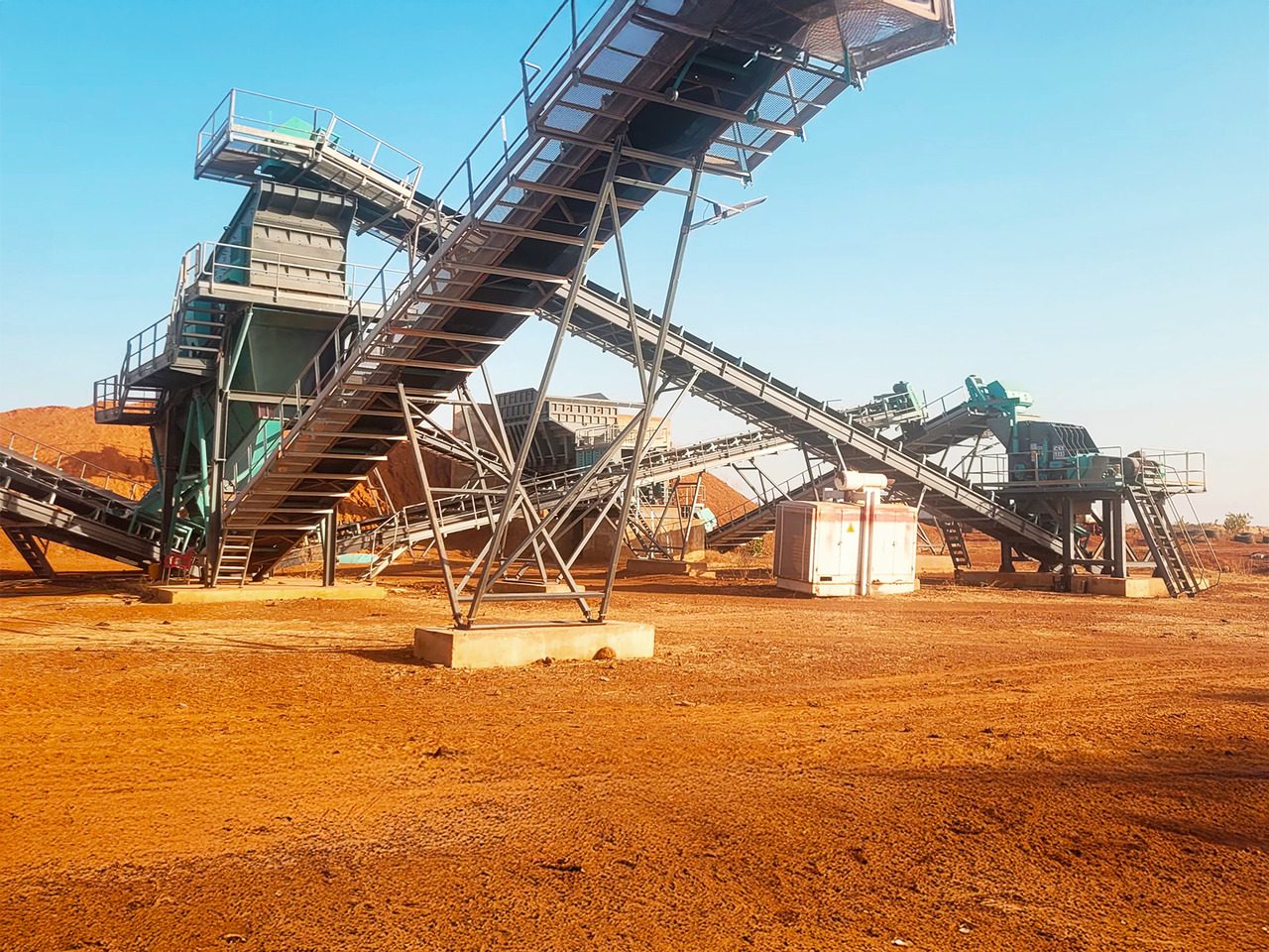 Constmach Stationary Basalt Stone Crushing Plant 250-300 Tph - Drobilica: slika 2 Constmach Stationary Basalt Stone Crushing Plant 250-300 Tph - Drobilica: slika 2