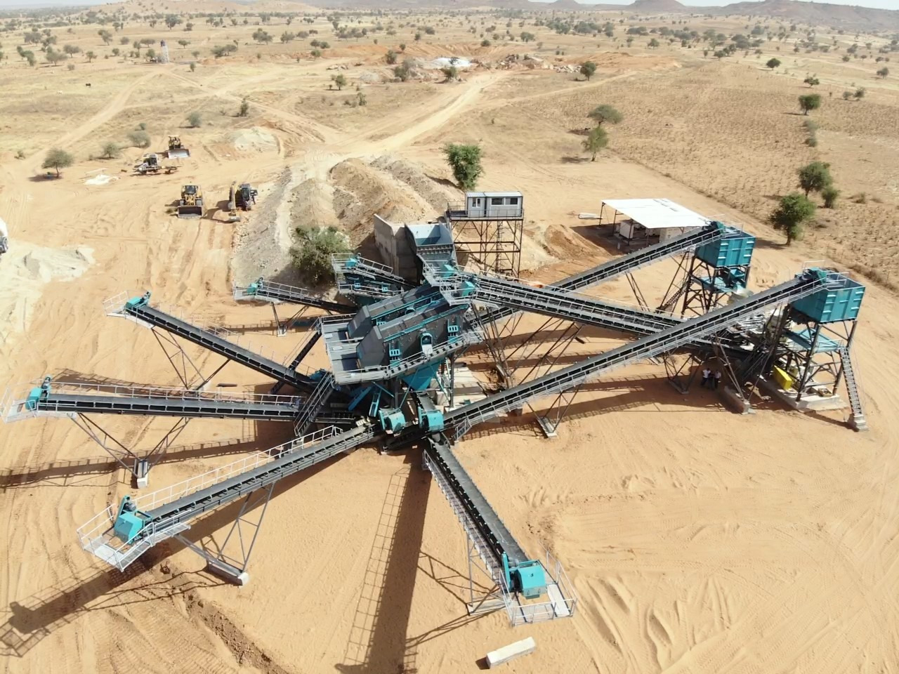 Constmach Stationary Basalt Stone Crushing Plant 250-300 Tph - Drobilica: slika 3 Constmach Stationary Basalt Stone Crushing Plant 250-300 Tph - Drobilica: slika 3