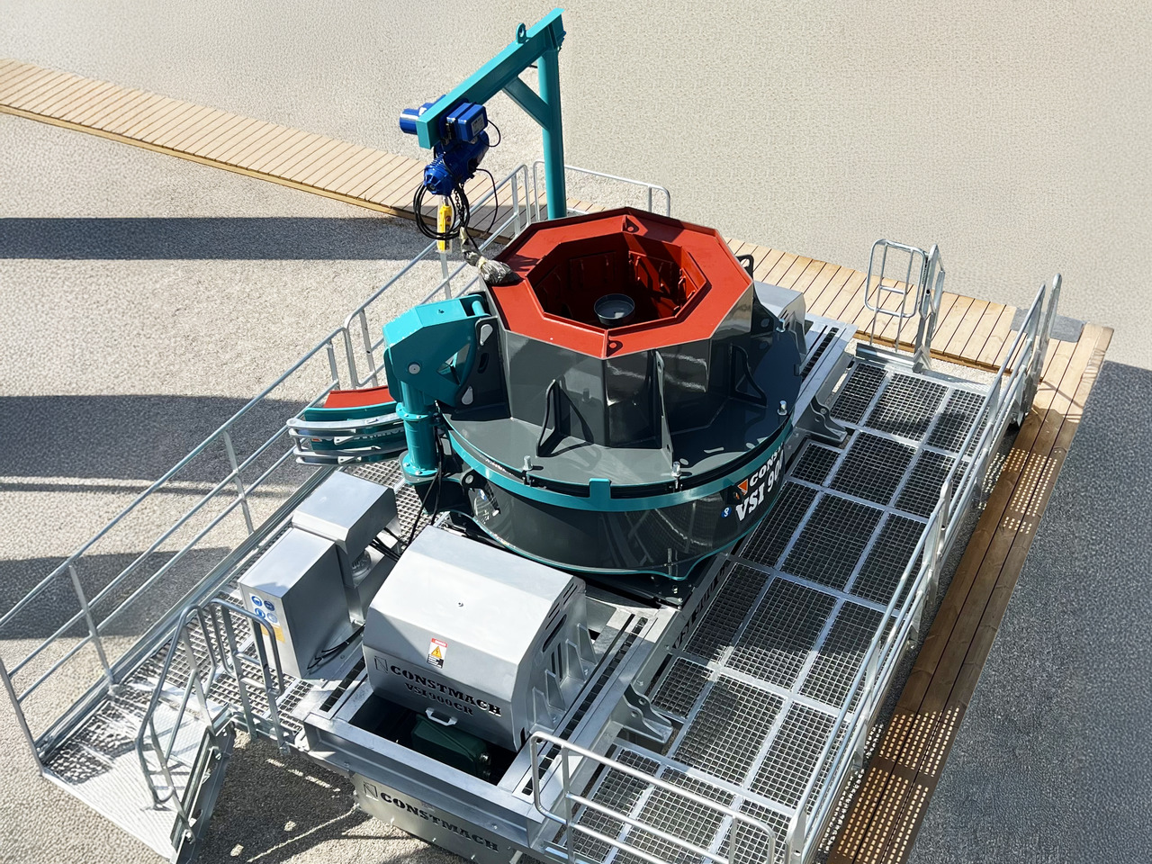 Constmach Vertical Shaft Impact Stone Crusher 190-250 TPH - Udarna drobilica: slika 2 Constmach Vertical Shaft Impact Stone Crusher 190-250 TPH - Udarna drobilica: slika 2