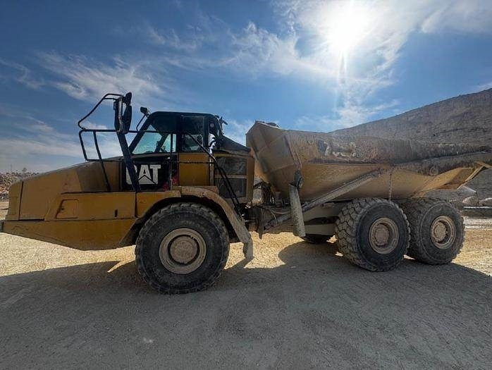 CAT 730C2 - Zglobni kiper: slika 2 CAT 730C2 - Zglobni kiper: slika 2