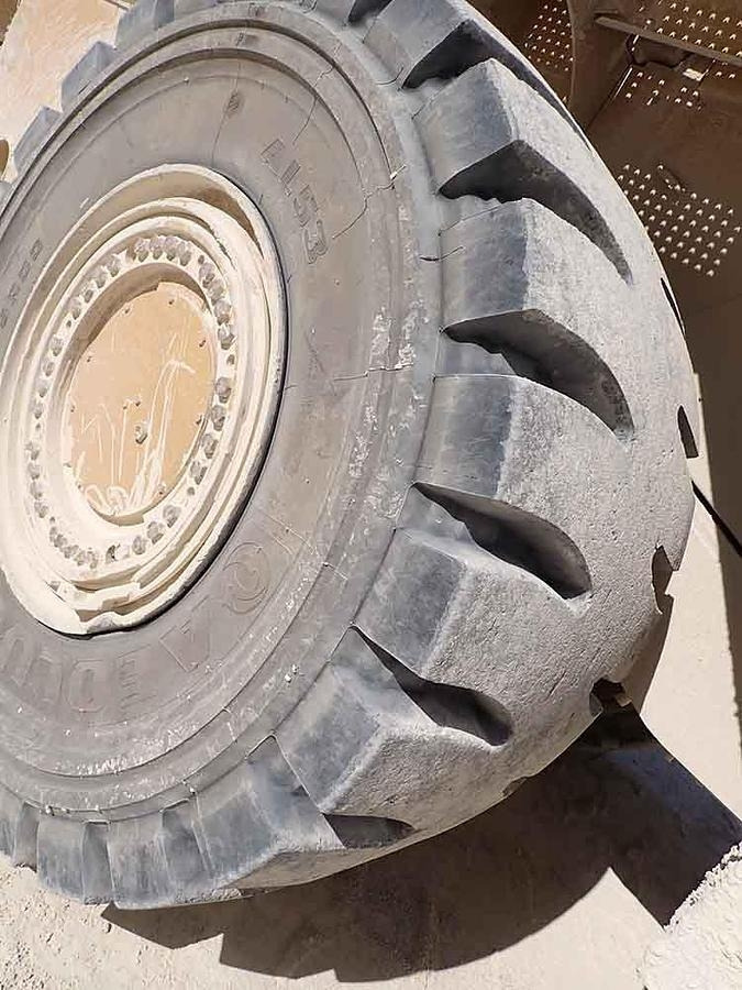 Utovarivač točkaš CAT 988K: slika 28