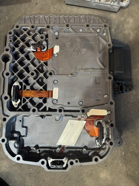 ZF Getriebesteller Oberteil TRAXON Deckel 0501331678 - Menjač i delovi za Kamion: slika 1 ZF Getriebesteller Oberteil TRAXON Deckel 0501331678 - Menjač i delovi za Kamion: slika 1