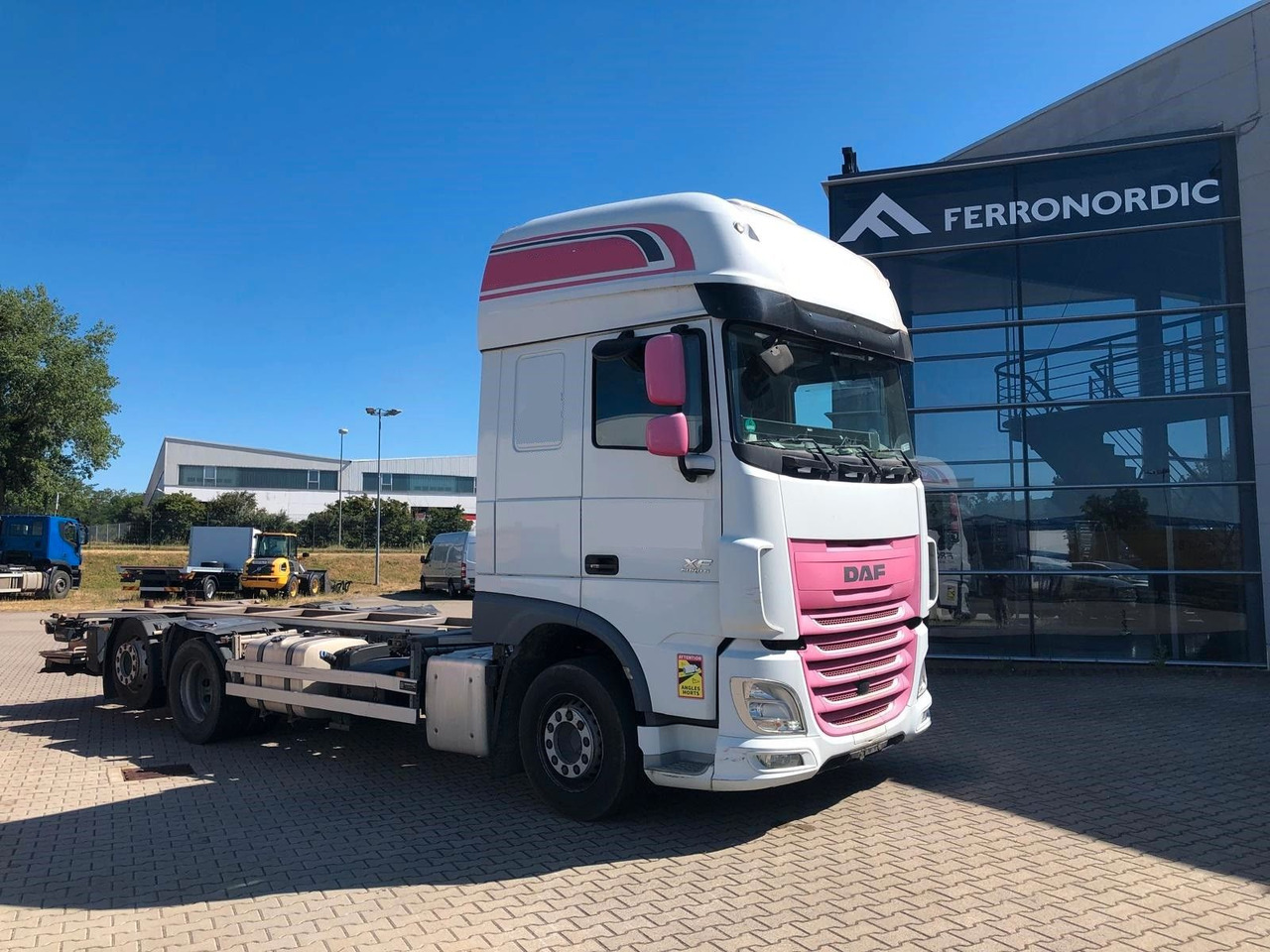 DAF XF460 SSC Liftachse*LBW*AHK*Standkl*Mega - Kamion za prevoz kontejnera/ Kamion sa promenjivim sandukom: slika 1 DAF XF460 SSC Liftachse*LBW*AHK*Standkl*Mega - Kamion za prevoz kontejnera/ Kamion sa promenjivim sandukom: slika 1