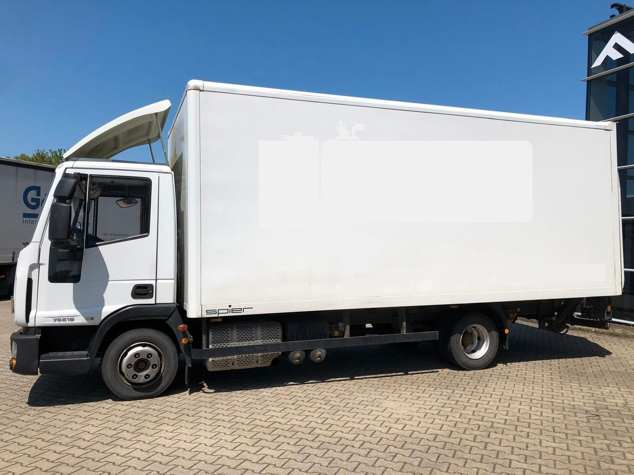 Iveco 75 E 190 Koffer*LBW*Schalter*Blatt/Luft*Klima - Dostavno vozilo sa zatvorenim sandukom: slika 5 Iveco 75 E 190 Koffer*LBW*Schalter*Blatt/Luft*Klima - Dostavno vozilo sa zatvorenim sandukom: slika 5