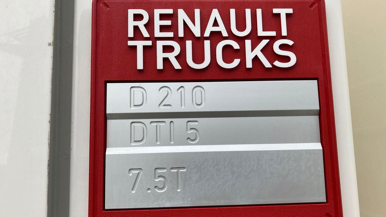 Renault D7.5 210 LOW LBW Schaltgetriebe - Kamion sa zatvorenim sandukom: slika 4 Renault D7.5 210 LOW LBW Schaltgetriebe - Kamion sa zatvorenim sandukom: slika 4