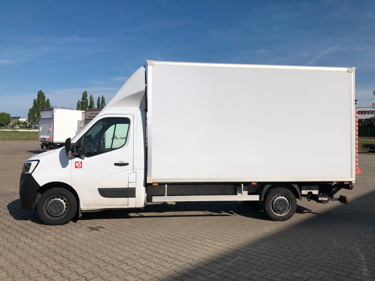 Renault MASTER RED 3.5T*LBW*Klima*4.2m*AUCH MIETE - Dostavno vozilo sa zatvorenim sandukom: slika 3 Renault MASTER RED 3.5T*LBW*Klima*4.2m*AUCH MIETE - Dostavno vozilo sa zatvorenim sandukom: slika 3