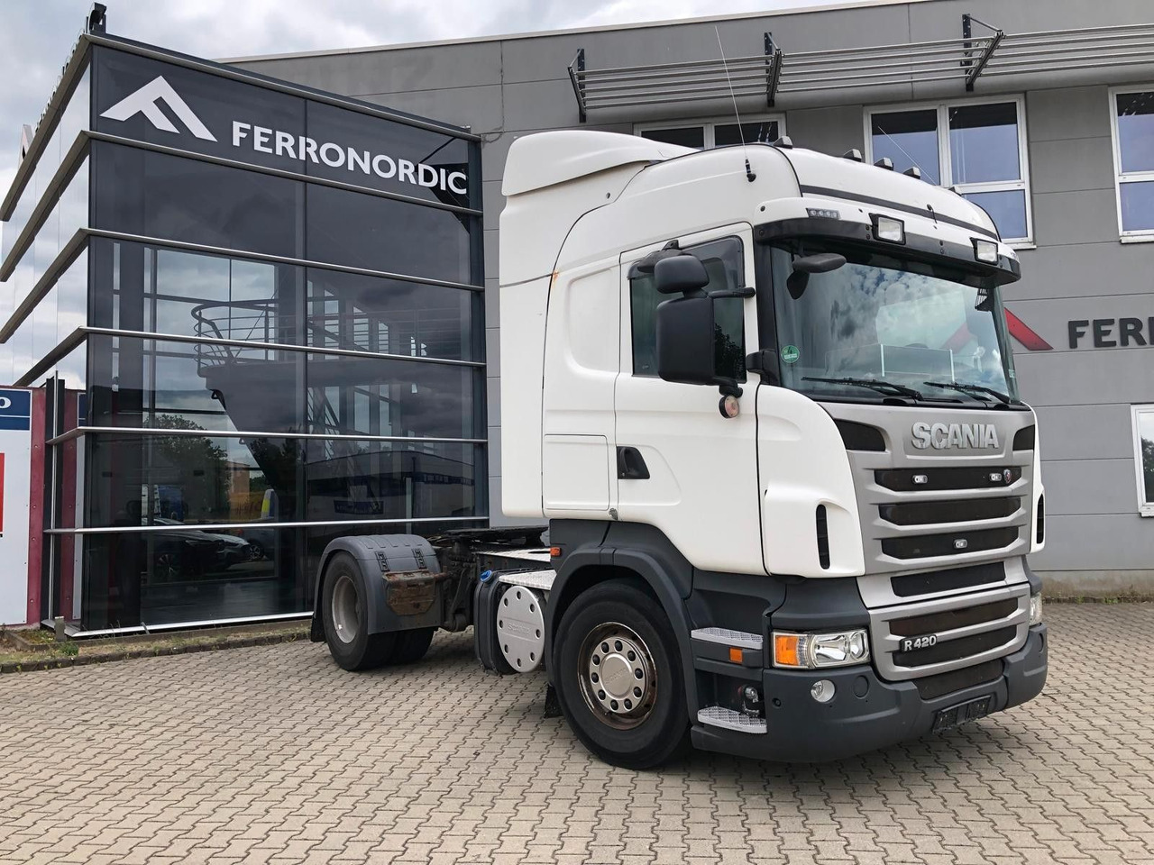 Scania R420 PTO*Automatik mit Kupplungspedale - Tegljač: slika 1 Scania R420 PTO*Automatik mit Kupplungspedale - Tegljač: slika 1