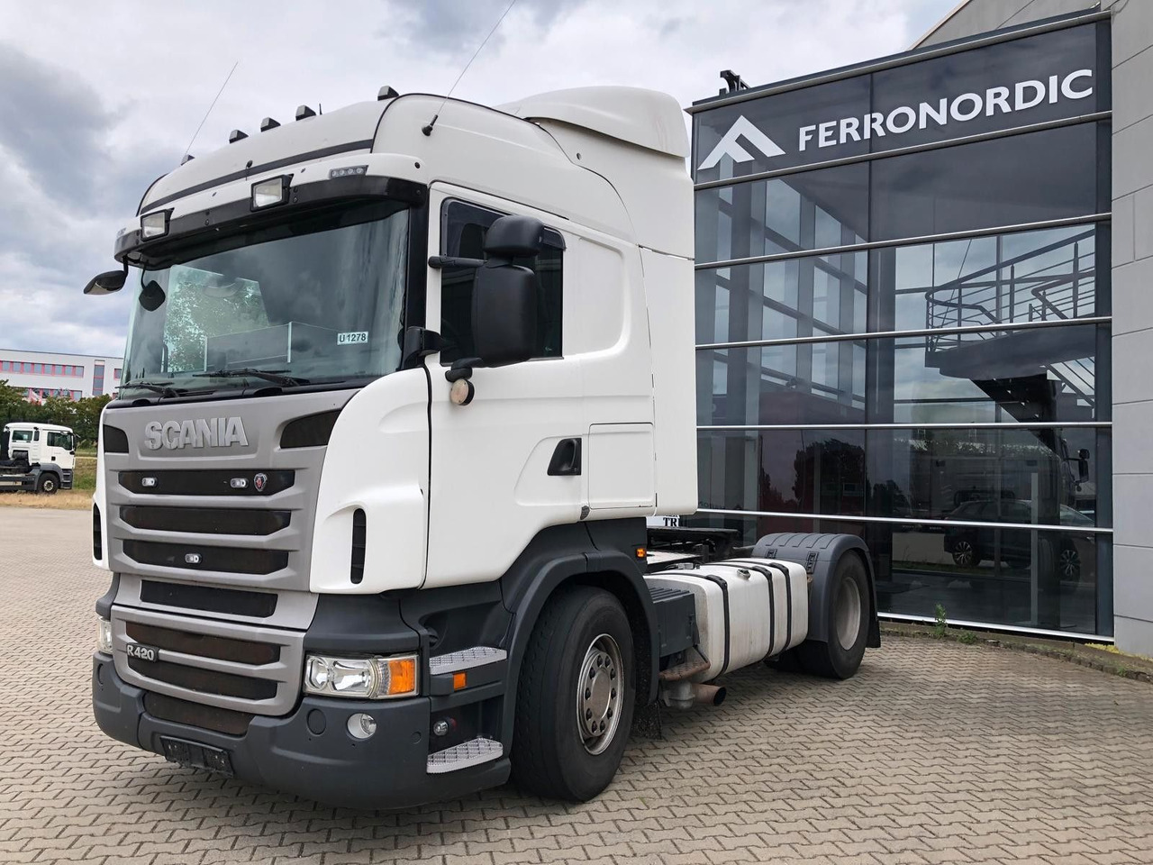 Scania R420 PTO*Automatik mit Kupplungspedale - Tegljač: slika 2 Scania R420 PTO*Automatik mit Kupplungspedale - Tegljač: slika 2