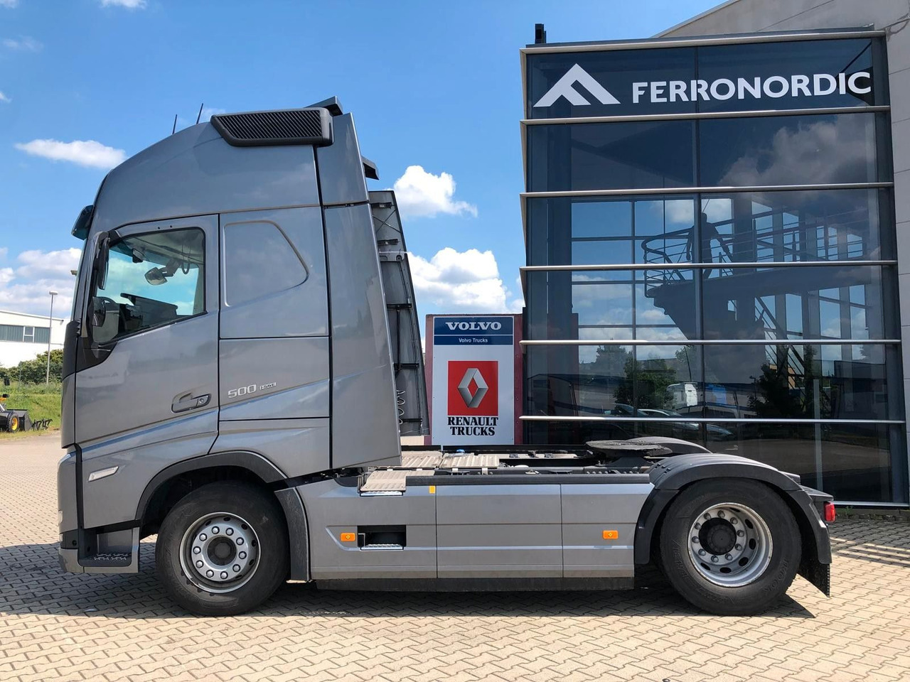 Volvo FH500 XL*TurboComp*2Tanks*Standklima*Navi*VDS - Tegljač: slika 5 Volvo FH500 XL*TurboComp*2Tanks*Standklima*Navi*VDS - Tegljač: slika 5