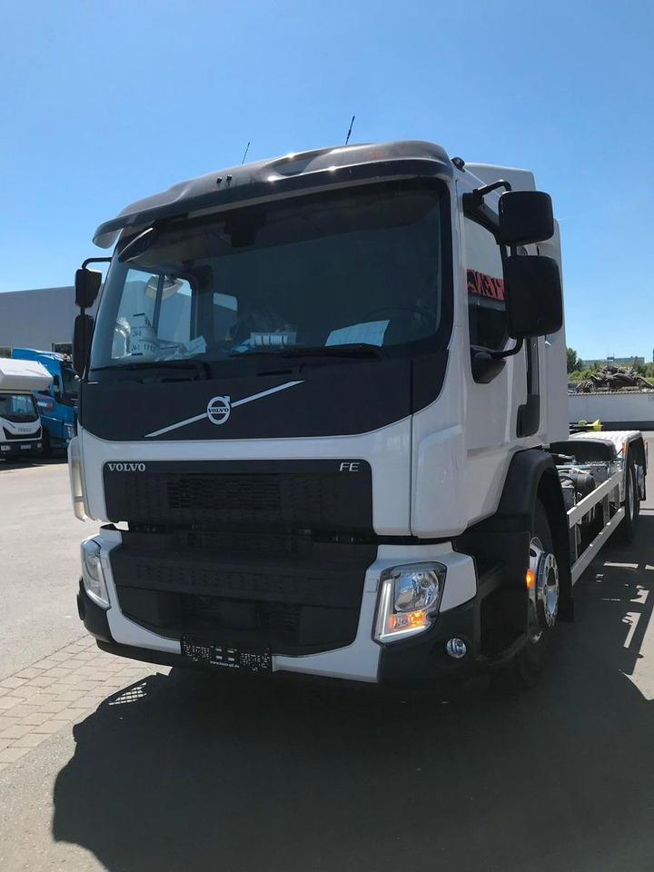 Volvo FE 320 6x2 - Kamion sa hidrauličnom kukom: slika 4 Volvo FE 320 6x2 - Kamion sa hidrauličnom kukom: slika 4