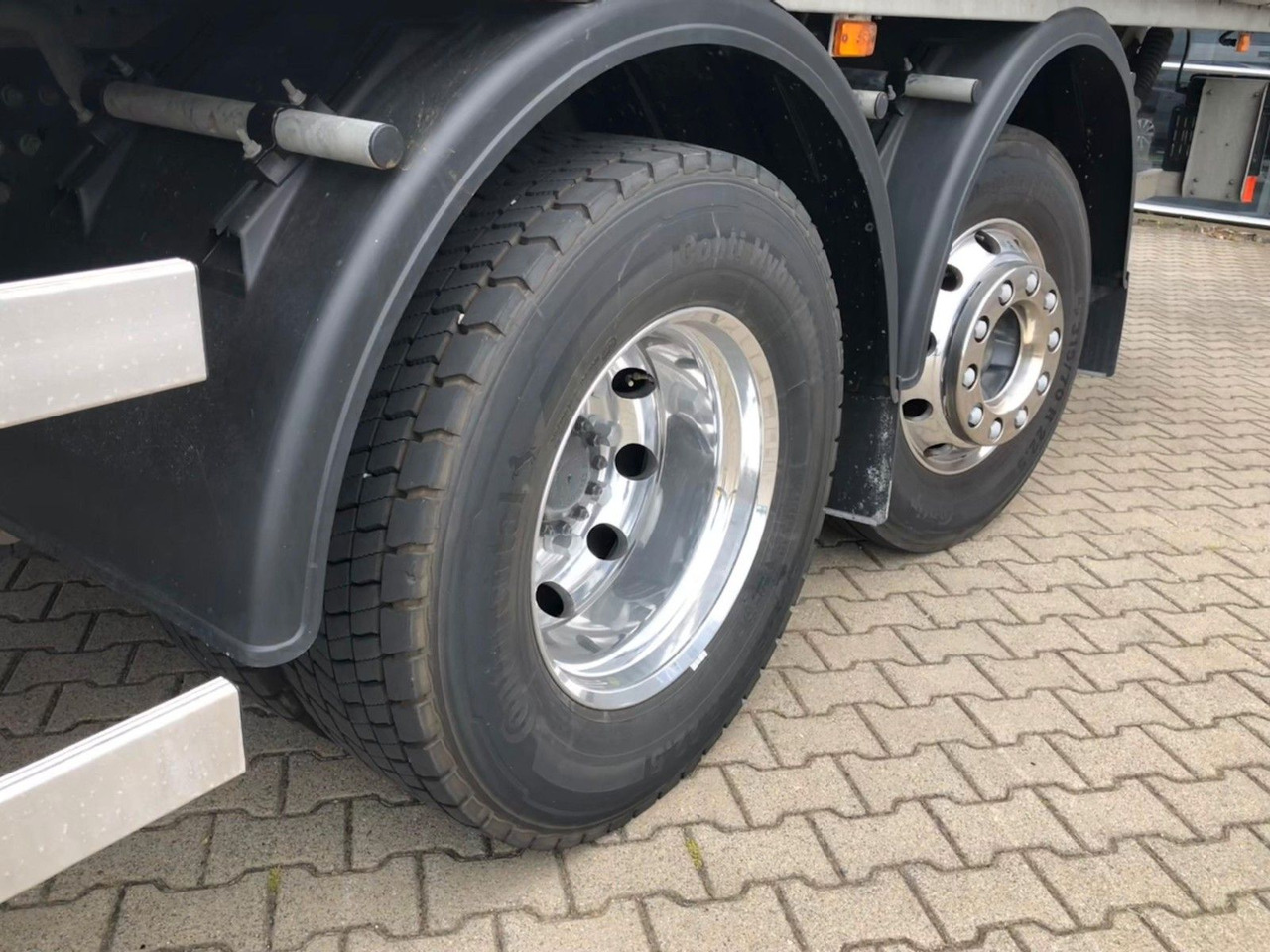 Volvo FE 350 6x2 Lenkachse*ALU*LBW*EDSCHA - Kamion sa ceradom: slika 5 Volvo FE 350 6x2 Lenkachse*ALU*LBW*EDSCHA - Kamion sa ceradom: slika 5