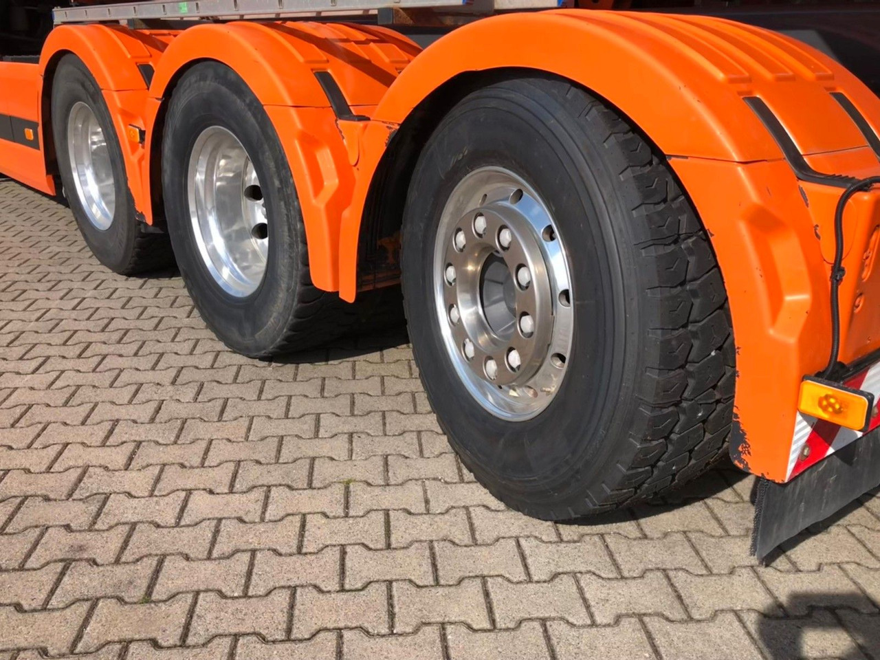 Volvo FH460 8x4 Tridem*TopZustand*excellent condition - Istovarivač: slika 2 Volvo FH460 8x4 Tridem*TopZustand*excellent condition - Istovarivač: slika 2