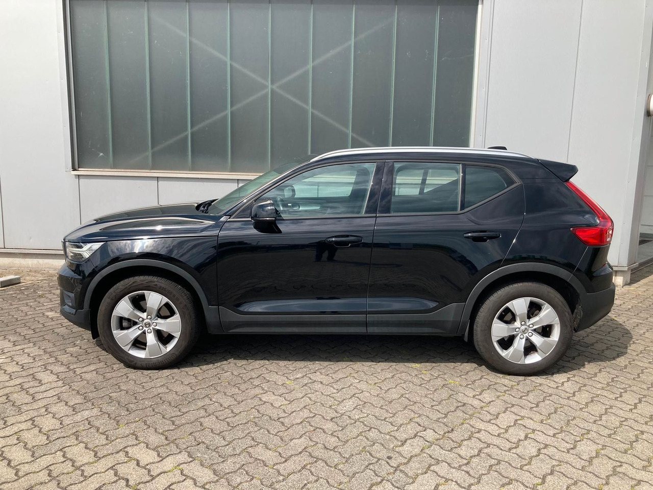 Volvo XC 40 D3 Momentum Pro AWD - SUVSUV: slika 3 Volvo XC 40 D3 Momentum Pro AWD - SUVSUV: slika 3