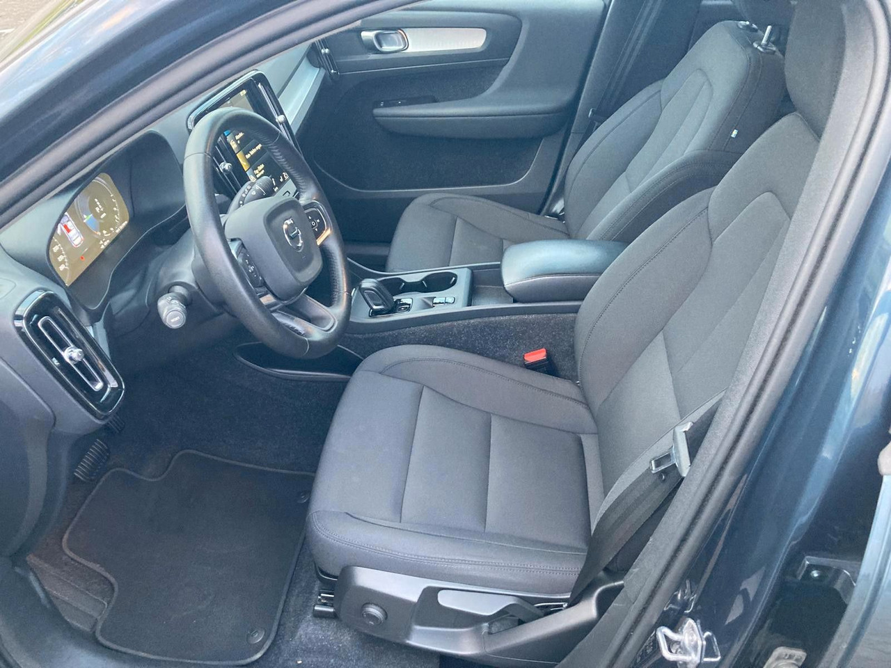 Volvo XC 40 T4 Inscription Expr. Recharge Plug-In Hyb - SUVSUV: slika 5 Volvo XC 40 T4 Inscription Expr. Recharge Plug-In Hyb - SUVSUV: slika 5