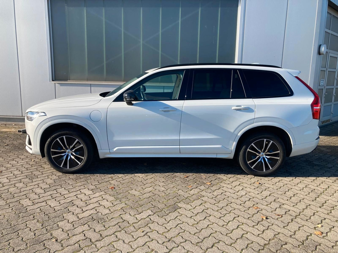 Volvo XC 90 T8 R-Des. Exp. Rech. Pl.-In Hybr. AWD 7-S. - SUVSUV: slika 2 Volvo XC 90 T8 R-Des. Exp. Rech. Pl.-In Hybr. AWD 7-S. - SUVSUV: slika 2