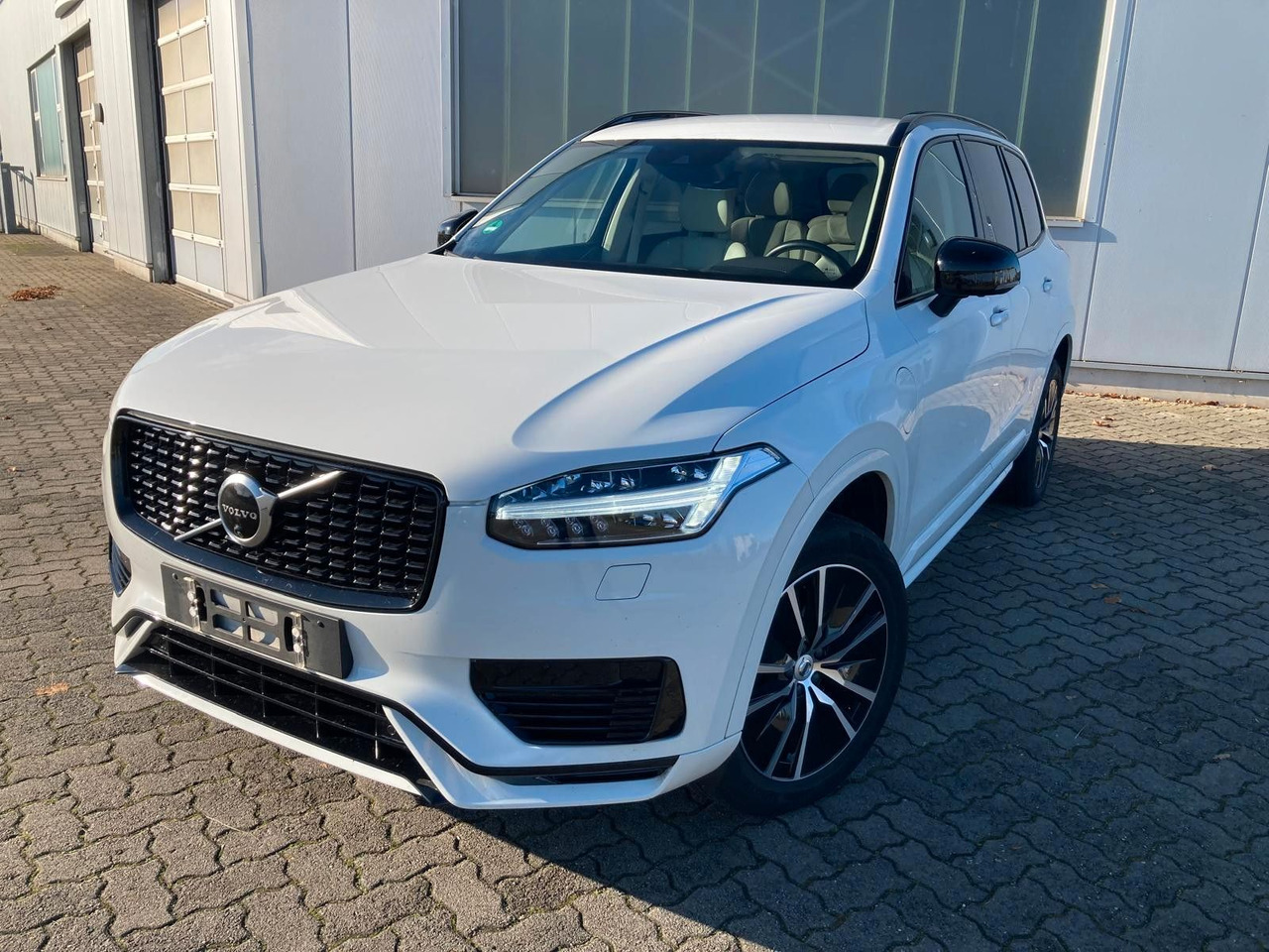 Volvo XC 90 T8 R-Des. Exp. Rech. Pl.-In Hybr. AWD 7-S. - SUVSUV: slika 1 Volvo XC 90 T8 R-Des. Exp. Rech. Pl.-In Hybr. AWD 7-S. - SUVSUV: slika 1