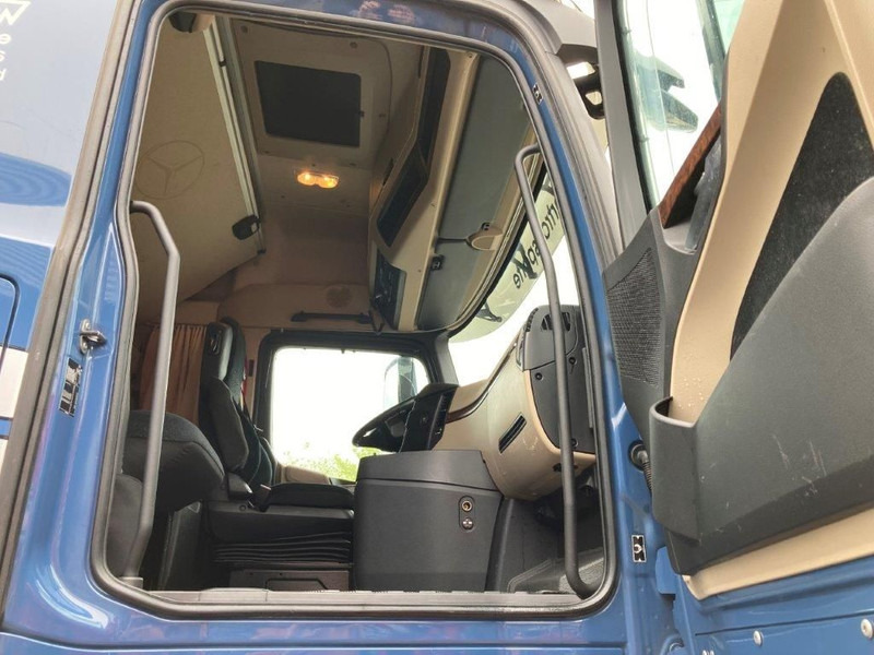 Tegljač Mercedes-Benz Actros 2863 LS 6x4: slika 13